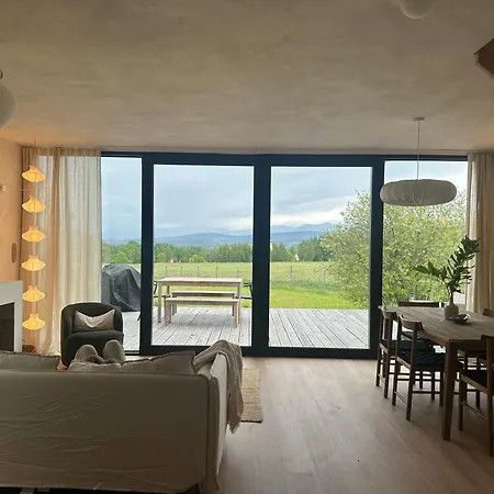 Cozy Izeria